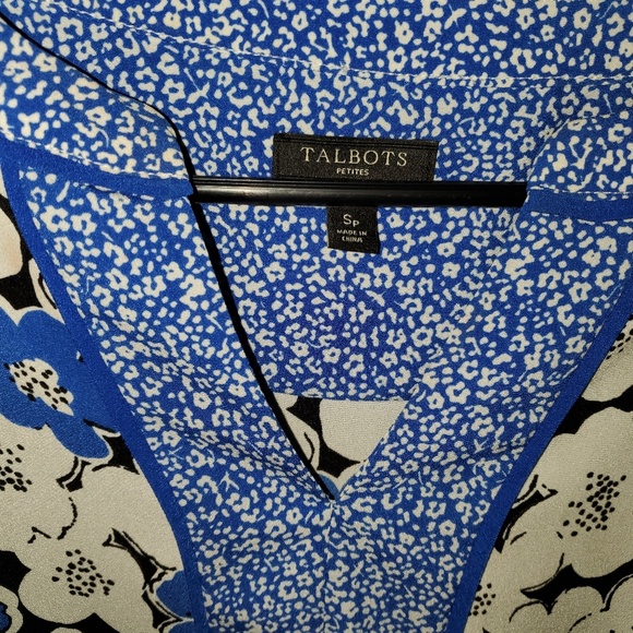 ⛄Talbots Small Semi Sheer Navy Blue Floral Top - Picture 7 of 7